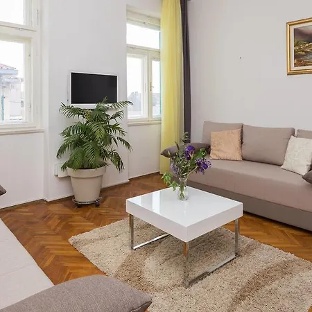 Apartamento Rina *